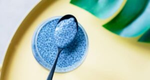 Овој пијалок е спасител за оние кои сакаат да ја зачуваат младоста и витката линија: Ги исфрла мастите од телото, а отровите од цревата! (РЕЦЕПТ)