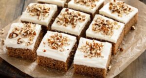 КРЕМАВИ КОЦКИ МОЦАРТ: Едноставен колач со пудинг од ореви и ванила, вкусови кои предизвикуваат носталгија