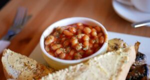 Го топи салото на стомакот и го намалува крвниот притисок за неколку секунди: 2 порции грав можат да направат чуда