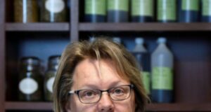 Растенија кои ги раствораат камењата во жолчката и помагаат при детоксикација на црниот дроб