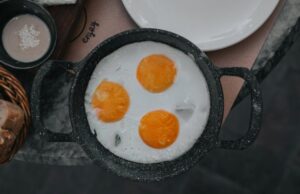 Секогаш додавајте ја оваа храна во јајцата за појадок: ги топи мастите, а варењето работи како часовник