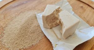 Природна маска со квасец и мед за побрз раст на косата