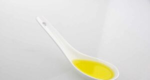 Доволна е лажичка 10 минути пред јадење: Оваа храна го намалува шеќерот, холестеролот и го ублажува заморот