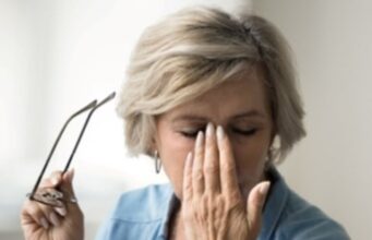 Невролог предупредува на знак на деменција што е лесно да се занемари