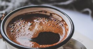 Додадете само една состојка во вашето кафе секое утро и стомакот ќе ви се заблагодари