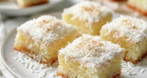 Колач со кокос со лимон: Одлична и освежителна комбинација која се топи во устата
