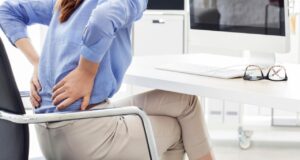 Кога страдаат од ишијас, Јапонците греат само 1 точка на ногата, помага за секунди