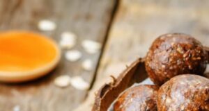 Наш предлог за денешниот десерт: Бомбици од кикиритки