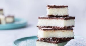 Пробајте здрав десерт со само 4 состојки! Кокосовите коцки се готови за 10 минути