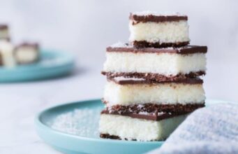 Пробајте здрав десерт со само 4 состојки! Кокосовите коцки се готови за 10 минути