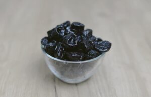 Диетата со суви сливи е толку лесна, а ги топи килограмите со неверојатна брзина