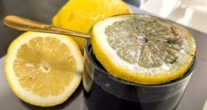 Ова е црна лимонада и буквално ги топи салото на стомакот: Една состојка е клучна иако е направена исто како обичната