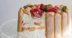 Брз колач со јагоди: Без миксер или печење – десерт што освојува со вкус