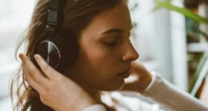 За да ја намалите физичката болка, слушајте ја вашата омилена музика