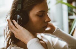 За да ја намалите физичката болка, слушајте ја вашата омилена музика