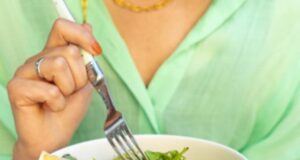 Кардиолог открива: Најмоќниот сојузник во намалувањето на ЛОШИОТ ХОЛЕСТЕРОЛ е скриен во пет намирници