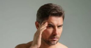 Дали лицето ви е отечено наутро? Постојат неколку причини за ова, не го игнорирајте: еве кога треба да посетите лекар