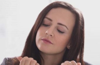 Опасен знак на ноктите што многумина го игнорираат може да укажува на срцеви заболувања