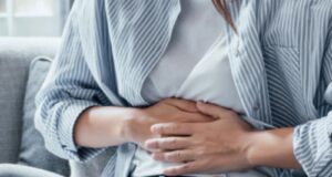 4 симптоми кои би можеле да бидат рани знацидебе на рак на дебелото црево, според лекарите