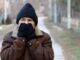 Зошто постарите луѓе повеќе го чувствуваат студот и како да се стоплат во зима