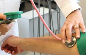 ДАЛИ ВИ СКОКА КРВНИОТ ПРИТИСОК? Оваа лоша ноќна навика е главниот виновник