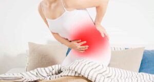 Болка во левата страна на стомакот: симптом што може да укажува на сериозни здравствени проблеми