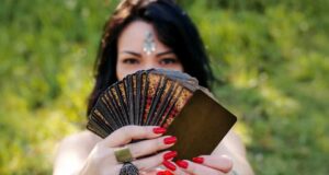 Ромски хороскоп за октомври 2025 година: Во следните 30 дена – некој ќе плаче од среќа, а некој од загуба