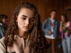 Професор по психологија објасни зошто сè повеќе луѓе се осамени