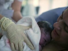 Природно породување или царски рез – кој е подобар избор? Две приказни за истото чудо