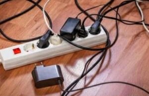 Никогаш не вклучувајте продолжен кабел од 3 уреди: Ова е најчестата причина за пожари
