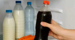 Не, не е шеќер: Ова всушност предизвикува хаос во вашето тело – и сите го пијат секој ден