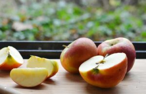 Дали јаболката треба да се јадат со или без кора? Експертите откриваат како правилно