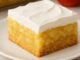 РАЈ ЗА СЕКОЈ ВКУС! Невообичаено лесна торта со пудинг и јаболка – без печење, но се топи во устата