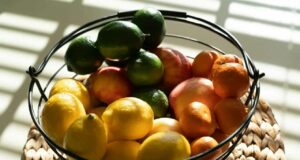 5 овошја кои природно му помагаат на телото да го исфрли вишокот урична киселина