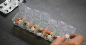 Лекови што не треба да се земаат навечер: Фармацевтите предупредуваат зошто никогаш не треба да се земаат пред спиење