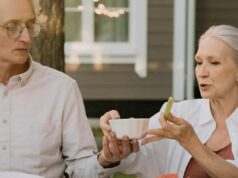 Храна што го подмладува мозокот: Еве што треба да јадете за да ја зачувате меморијата по 60-тата година