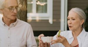 Храна што го подмладува мозокот: Еве што треба да јадете за да ја зачувате меморијата по 60-тата година