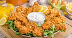 Заборавете на јајцата и брашното: Рецепт за најкрцкаво пилешко кое е готово за 10 минути