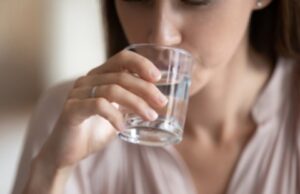 Доктор открива брз метод кој го ублажува болното грло за 15 секунди