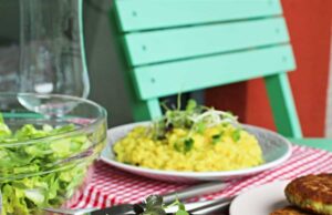 Рижото со праз и куркума