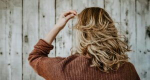 Моќно масло за густа и сјајна коса, а чини само 200 денари