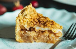 Пијана пита од јаболка каква што никогаш не сте пробале: Додадете само 1 тајна состојка во филот