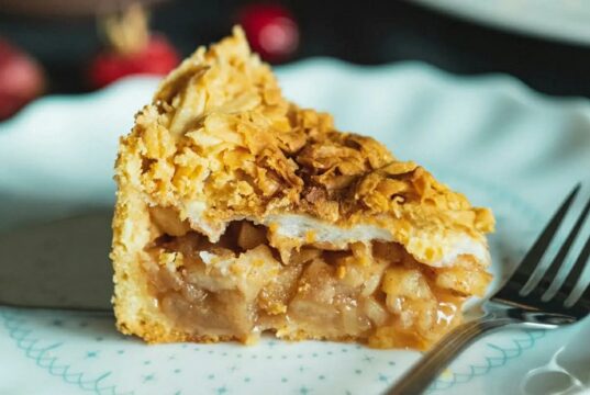 Пијана пита од јаболка каква што никогаш не сте пробале: Додадете само 1 тајна состојка во филот