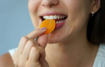 Не треба да ги јадете овие намирници пред спиење: Може да предизвикаат горушица и надуеност