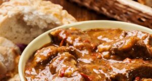 Вкусен гулаш: Ручек кој „се готви сам“ додека вие ги работите домашните обврски