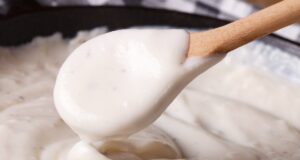 Бешамел сос каков што никогаш не сте го пробале: 1 состојка менува сè – одлично за почетници