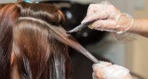 Да ја измиете косата пред фарбање или не? Познат фризер вели дека бојата нема да „зафати“ ако ги следите советите на нашите мајки и баби