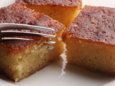 Бабин рецепт за раванија: Сочен старомоден колач направен од наједноставните состојки, за некои е дури и подобар од кох