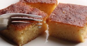 Бабин рецепт за раванија: Сочен старомоден колач направен од наједноставните состојки, за некои е дури и подобар од кох