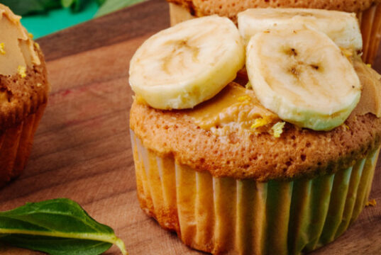 Посни банана мафини – меки, миризливи и готови за 30 минути
